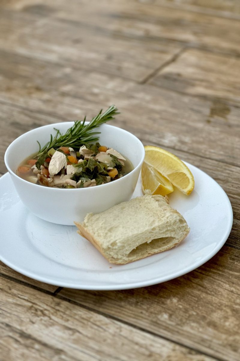 Chicken soup with bread