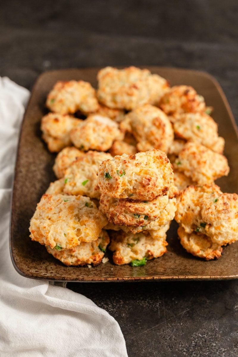 Buttery, Garlicky Cheddar Bay Biscuits That Actually Stay Fluffy (Not Hockey Pucks)