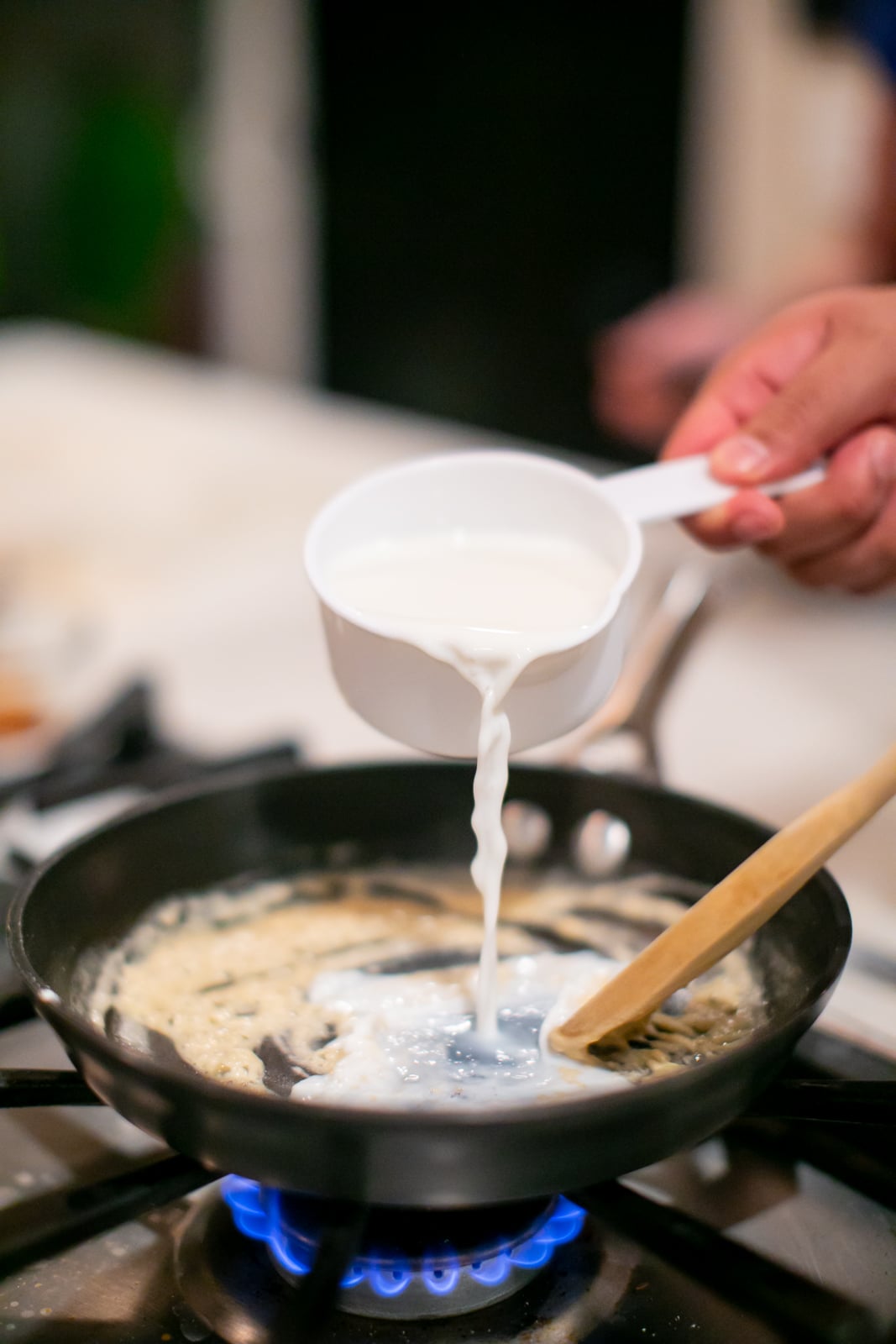 Creamy Crockpot Chicken Alfredo (Easy Version)