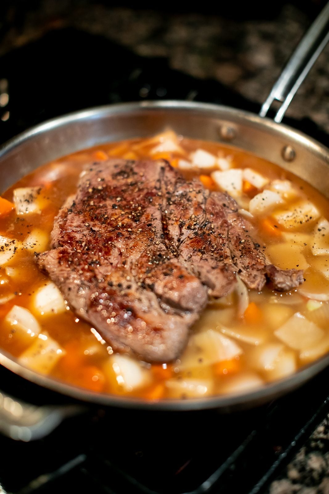 29 Dutch Oven Dinners for the Nights You Want Comfort (Not a Sink Full of Dishes)