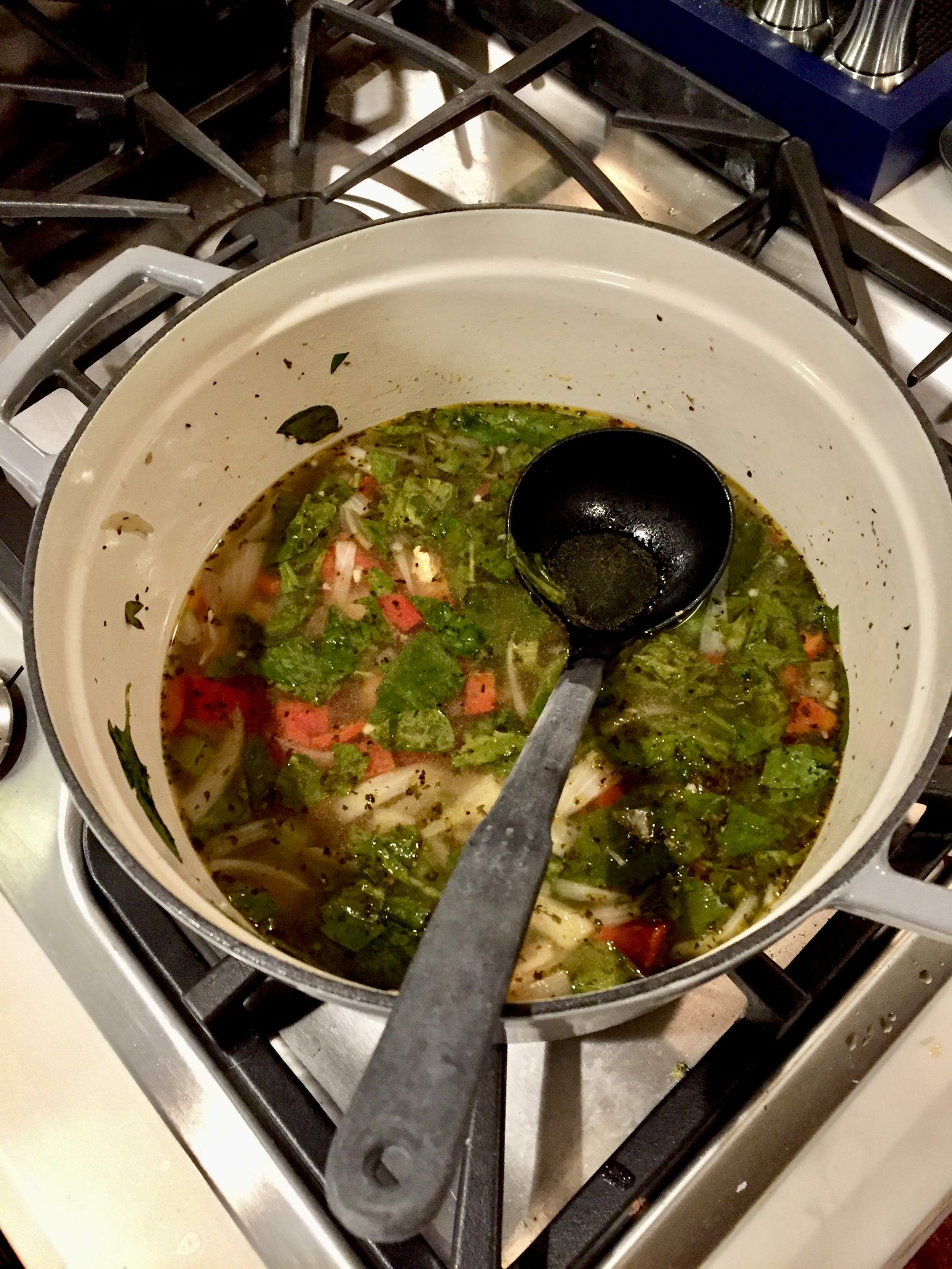 34 No-Panic Church Potluck Recipes That Actually Feed 20 (and Travel Well)