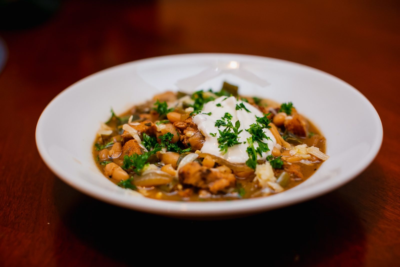 Creamy White Chicken Chili That Tastes Like You Babysat It All Day